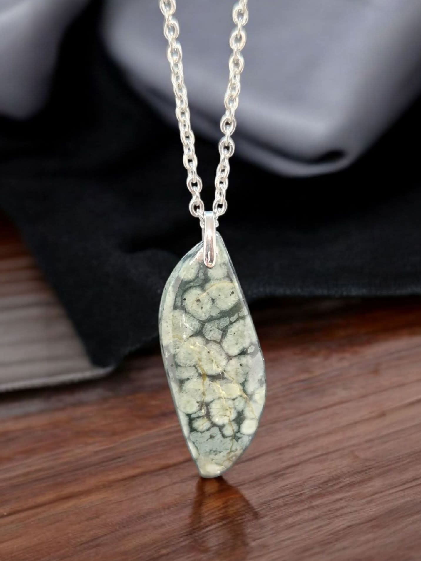 Pendentif Variolite Française