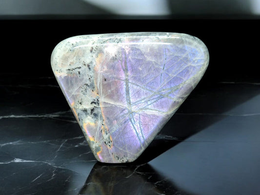 Forme libre Labradorite violette