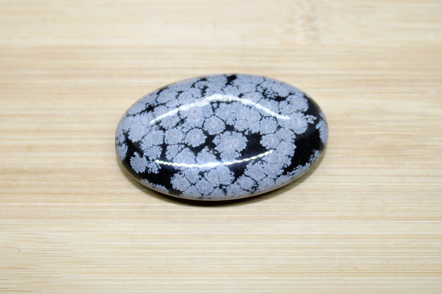 Galet obsidienne flocon de neige